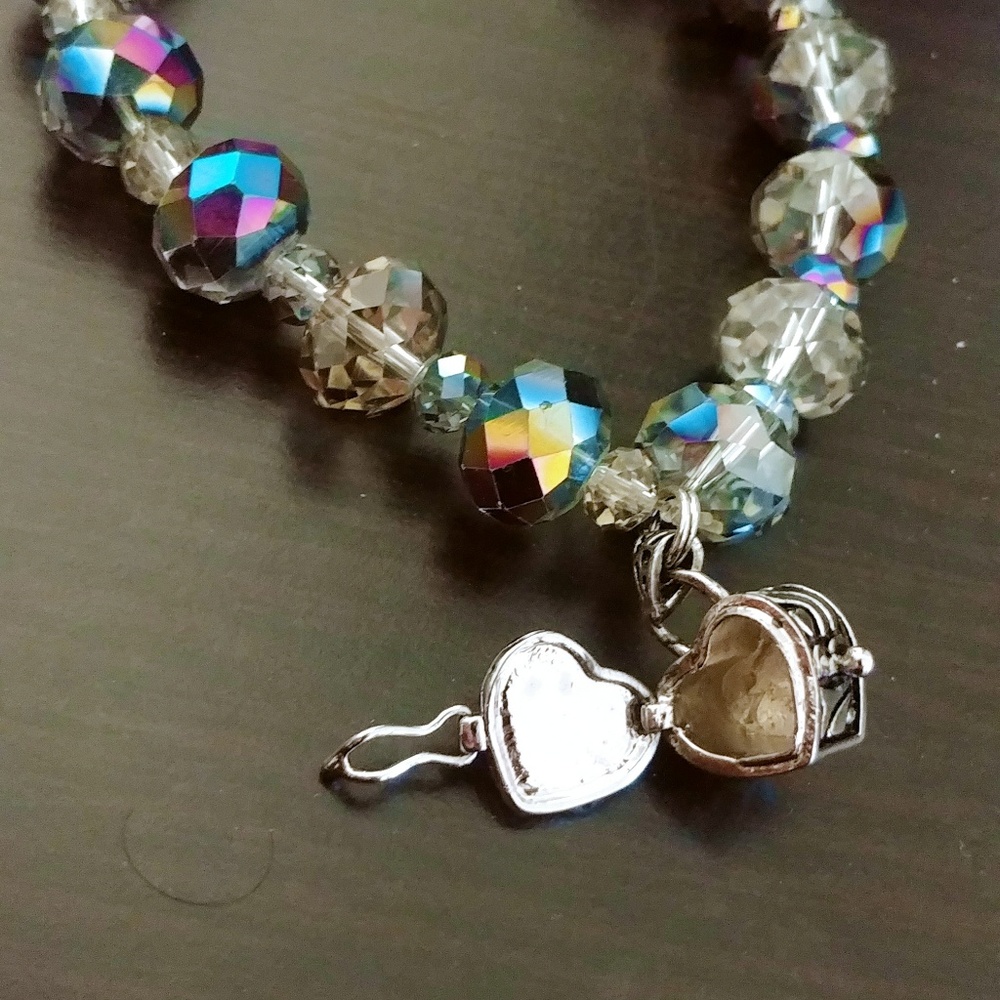 Beaded Locket Bracelet - Picture 4 of 6